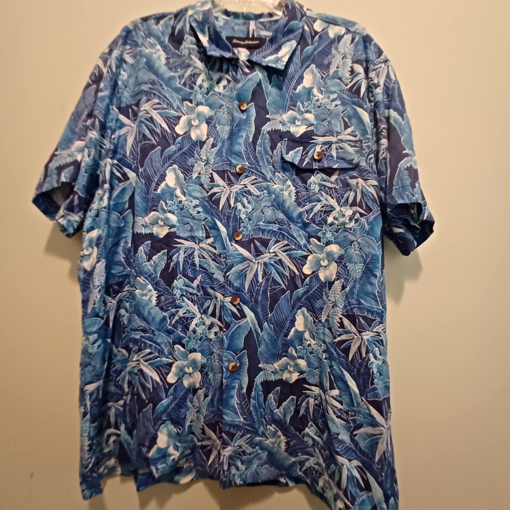 Tommy Bahama Camp Shirt Men's XL Silk Blend‎ Button Down Blue Floral Hawaiian